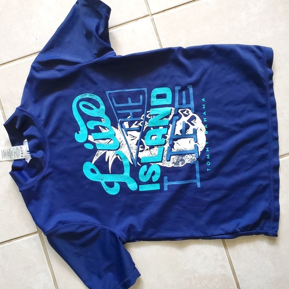 Tommy Bahama boys swimming tshirt and shorts. Size small 6/7 - Picture 2 of 3